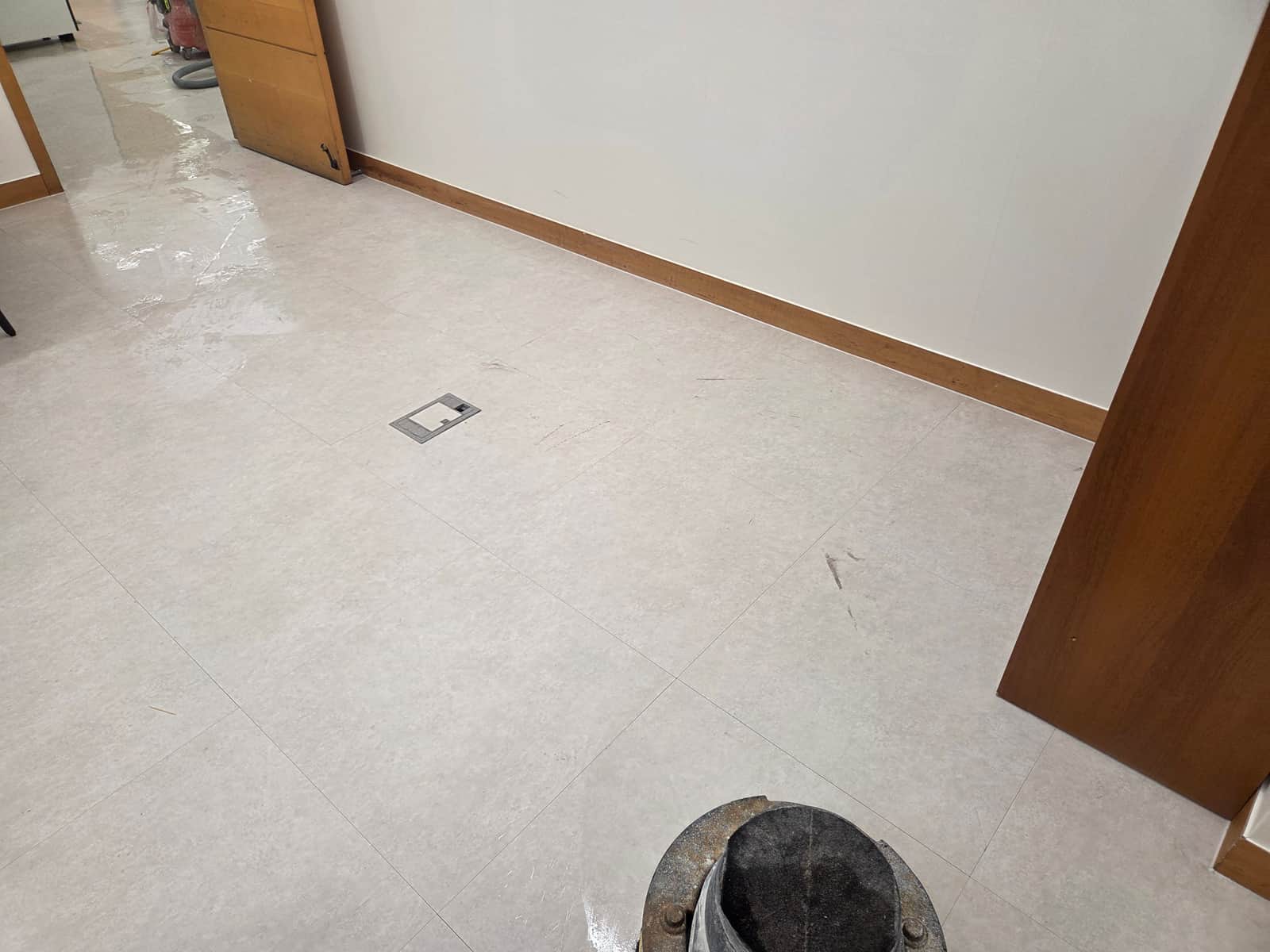 바닥 왁스 코팅 전 1